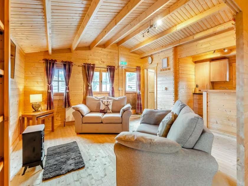 Lochinvar - Clydesdale Log Cabin With Hot Tub Airdrie Eksteriør bilde