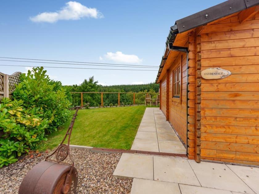 Lochinvar - Clydesdale Log Cabin With Hot Tub Airdrie Eksteriør bilde