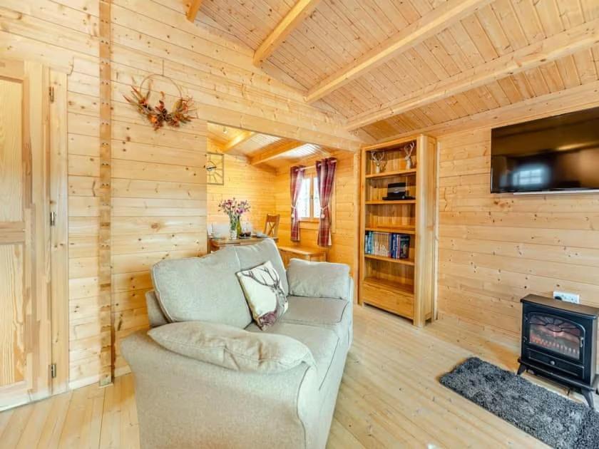 Lochinvar - Clydesdale Log Cabin With Hot Tub Airdrie Eksteriør bilde