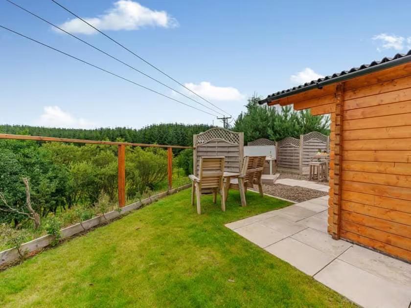 Lochinvar - Clydesdale Log Cabin With Hot Tub Airdrie Eksteriør bilde